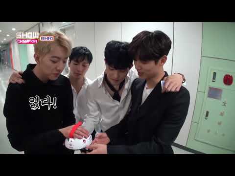 (Cnblue) 170412 Show Champion behind Cnblue This fact