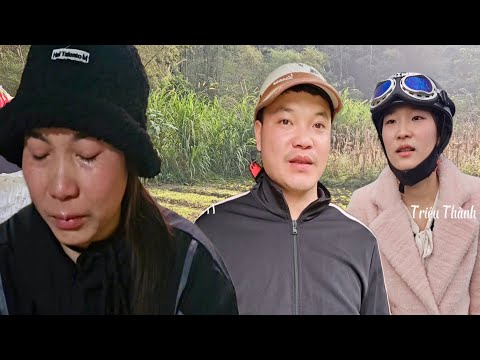 Moc was very upset when Nam abandoned her and Voi to be with another woman.