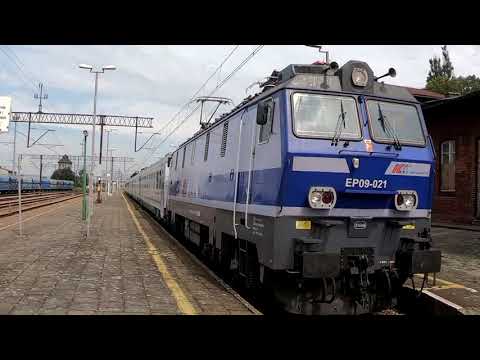 Pociągi na stacji Chałupki