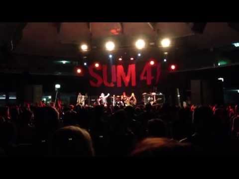 Sum 41 - Queen, Beastie Boys, Fat Lip, Pain For Pleasure (Live Sydney Australia 2013)