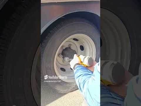 Миниатюра изображения товара Аккумуляторный гайковерт Edon AAW-21 / 600BL