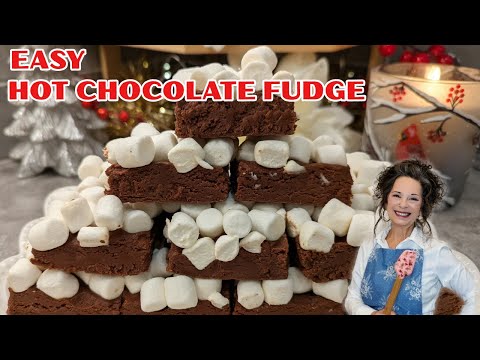 EASY 5 - INGREDIENT HOT CHOCOLATE FUDGE | PERFECT NO-BAKE CHRISTMAS RECIPE