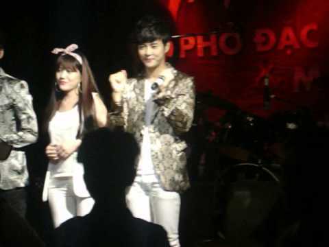 140409 M-Tiful Gwiyomi at Hard Rock Coffee