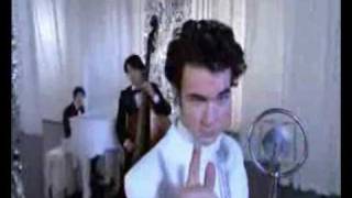 The Jonas Brothers - I left my heart in Scandinavia - Official music video with lyrics on Screen