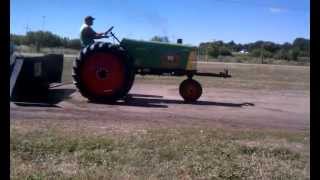 preview picture of video 'Oliver Super 77 Wasted Wages Pulling Tractor at Zearing, Iowa 07/28/2013'