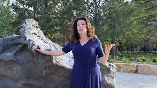 Tour 𝘓𝘪𝘨𝘩𝘵 𝘰𝘧 𝘵𝘩𝘦 𝘞𝘰𝘳𝘭𝘥 with Sculptor Angela Johnson