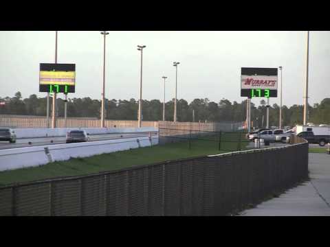 Drag Racing-Rennen des Nissan GT-R von 2010 auf einer Viertelmeile mit LC5