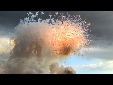 Fireworks final discharge COMIZIANO 2021 pirotecnica Lieto POWERFUL FINALE