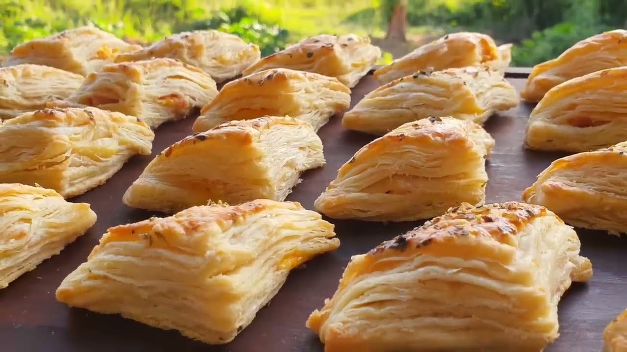 APRENDA FAZER MASSA FOLHADA FÁCIL E QUE DERRETE NA BOCA! VOCÊ VAI SE SURPREENDER COM O RESULTADO!