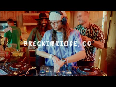 Berlin House + Techno Classics Mix in Snow Cabin | DANNY MORALES