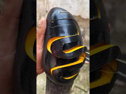 Black mango 🥭 #shortsvideo #fruit #food #fruitcutting #junaidsshots #ytshort #youtubeshorts #mango