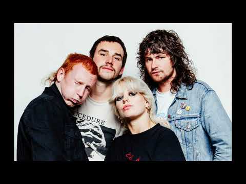 Some Mutts (Can't Be Muzzled)・GACKED ON ANGER / Amyl and the Sniffers