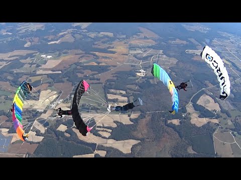 CRW Skydiving Parabatics: Two stack Downplane with NO Straps!!