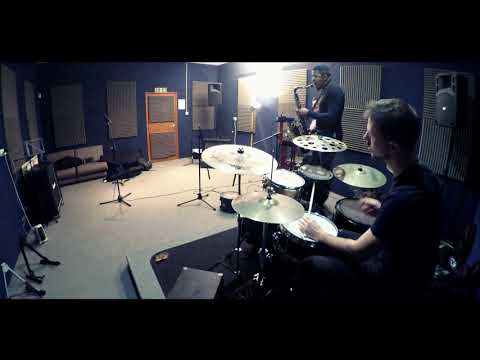 Artur Bromfield - jazzy Groove - UNIT 48 ft Kamau Georges on Sax