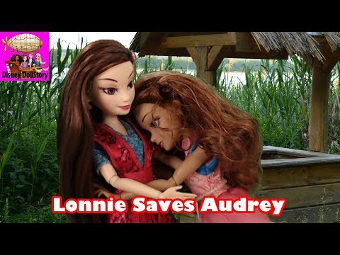 Lonnie Saves Audrey - Episode 21 Disney Descendants Friendship Story Play Series