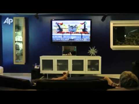 Addict: Virtual World Crowds Out Real Life