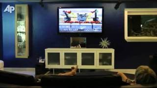 Addict: Virtual World Crowds Out Real Life