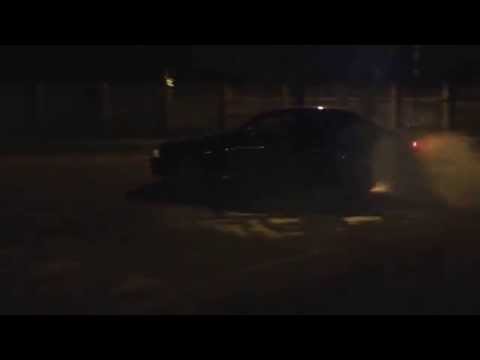 BMW E39 540i Burnout donuts