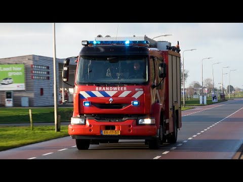 [RENAULT MIDLUM 270-15 FPT] Brandweer Den Oever [Tankautospuit 10-5034] met zwaailicht en sirene