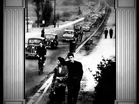 Mrs Mills - Honky Tonk Piano: "Strolling"