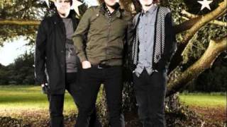 Gotta Keep Smiling - Scouting for Girls (Lyrics)