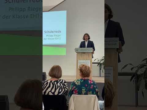 Abschlussfeier Kaufmann Philipp Rieger.Die Brücke zum Worker und Studenten beim FCBAYERN