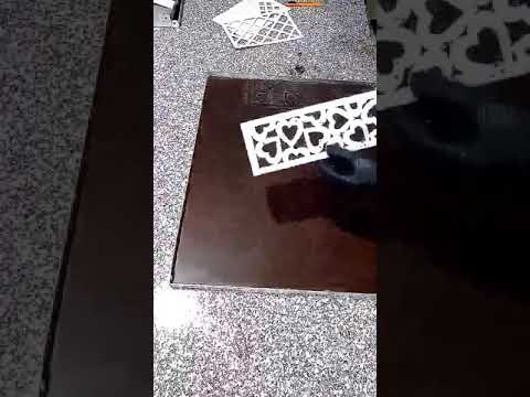 Caja de chocolate cobertura con tapa calada ( Silvina Distefano Chocolates)