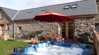 preview picture of video 'Bala Self Catering Cottage with Hot Tub Facilities'