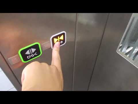 川崎駅西口バスロータリー　エレベーター