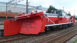 preview picture of video '[Snowplow Train Test Run] ラッセル車 DD15-15 試運転を実施 北陸本線[試雪] 2012.11.13'