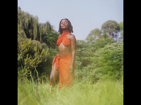 Ayanda Jiya - Love Me (Official Music Video)