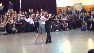 ANDREA MISSE Y JAVIER RODRIGUEZ BAILANDO TRISTEZA MARINA EN LA BALDOSA