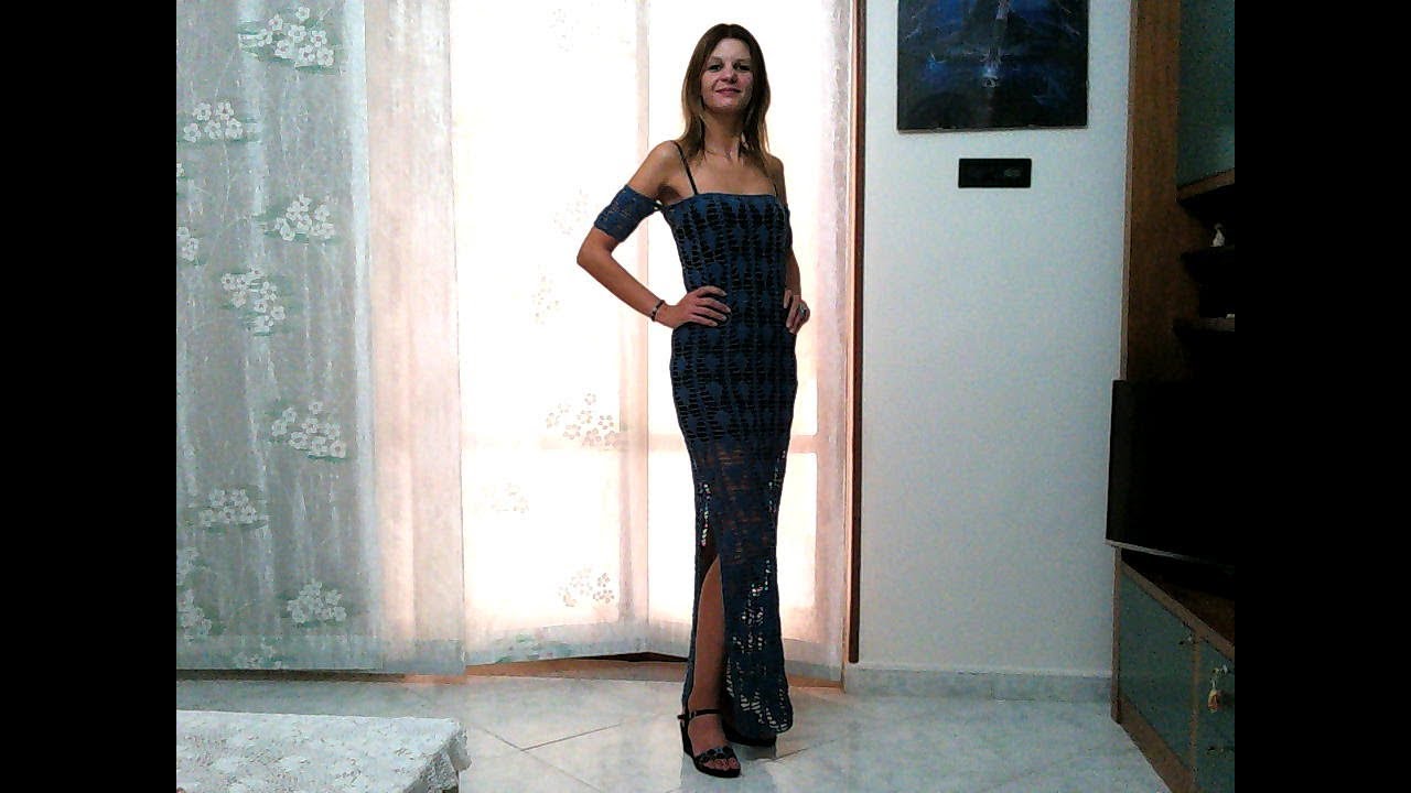 Vestito lungo con spacco laterale