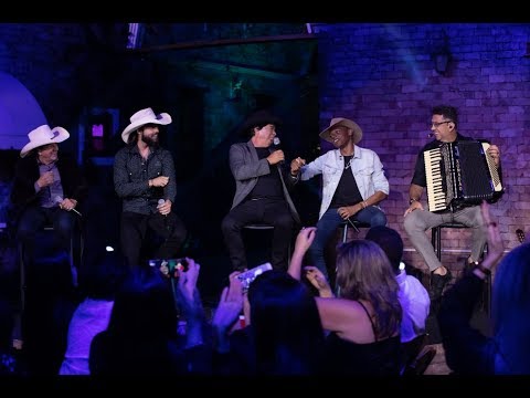 Trio Parada Dura Ft. Lucas Reis e Thácio - Seguindo Seus Passos | DVD #PensaNumTremQueDói