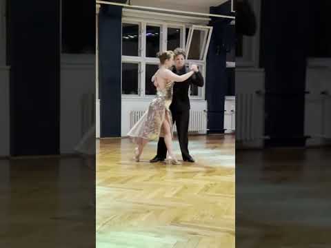 Universitango.com - Pablo & Ludmila - Giros and Sacadas - Esta Noche De Luna - Romantica Milonguera