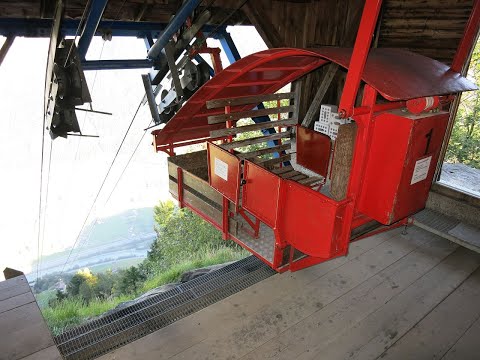 Luftseilbahn Erstfeld - Wilerli Talfahrt 2020 am Abend - cable car Switzerland