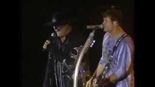 MONTGOMERY GENTRY Thank God I&#39;m A Country Boy 2010 Live