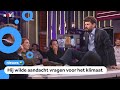 Actievoerder lijmt live op tv zijn handen vast aan tafel