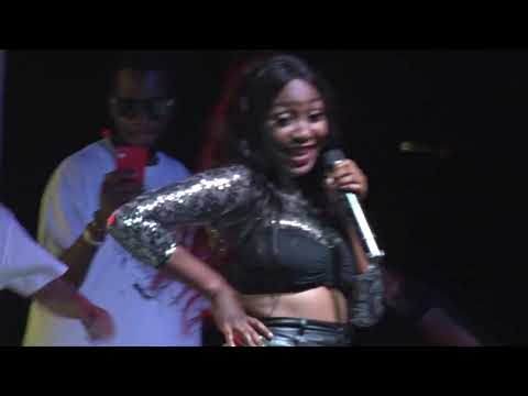 Dakika 4 za Phetty wa Asali Kwenye Jukwaa la Xtra Uni Bash 2020