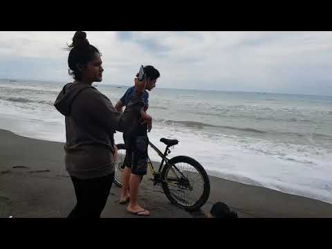 Trishamin play sand @ the sea