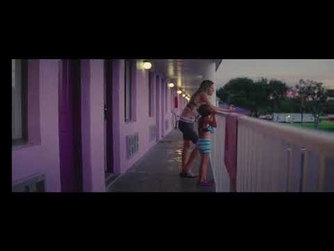 The Florida Project - Halley's client comes in the bathroom