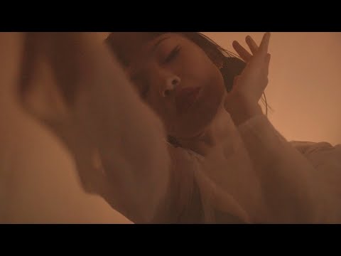 Fifi Rong - Distance (Official Lyric Video)