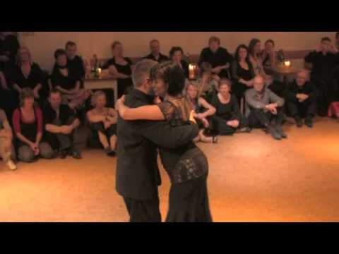  Ramiro Gigliotti  and  Elina Roldan  are  dancing  to  the  milonga  "  Corralera  "