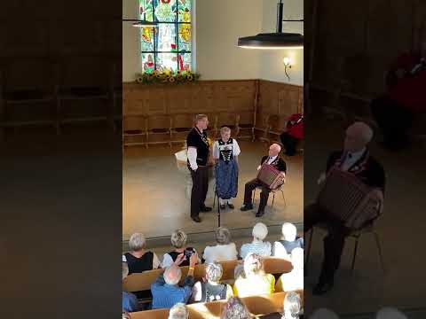 Jodelduett Jasmin Trachsel & Reto Wittwer - Bärgfreude