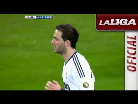 Gol de Higuaín (1-1) en el Real Madrid - RCD Mallorca - HD