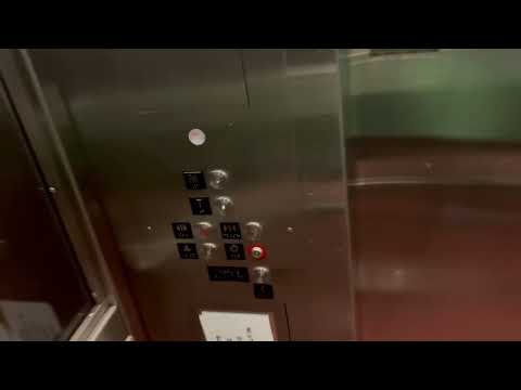 Modded US?? Hydraulic Platform Elevator at Van Ness UDC Metro Station - Washington DC