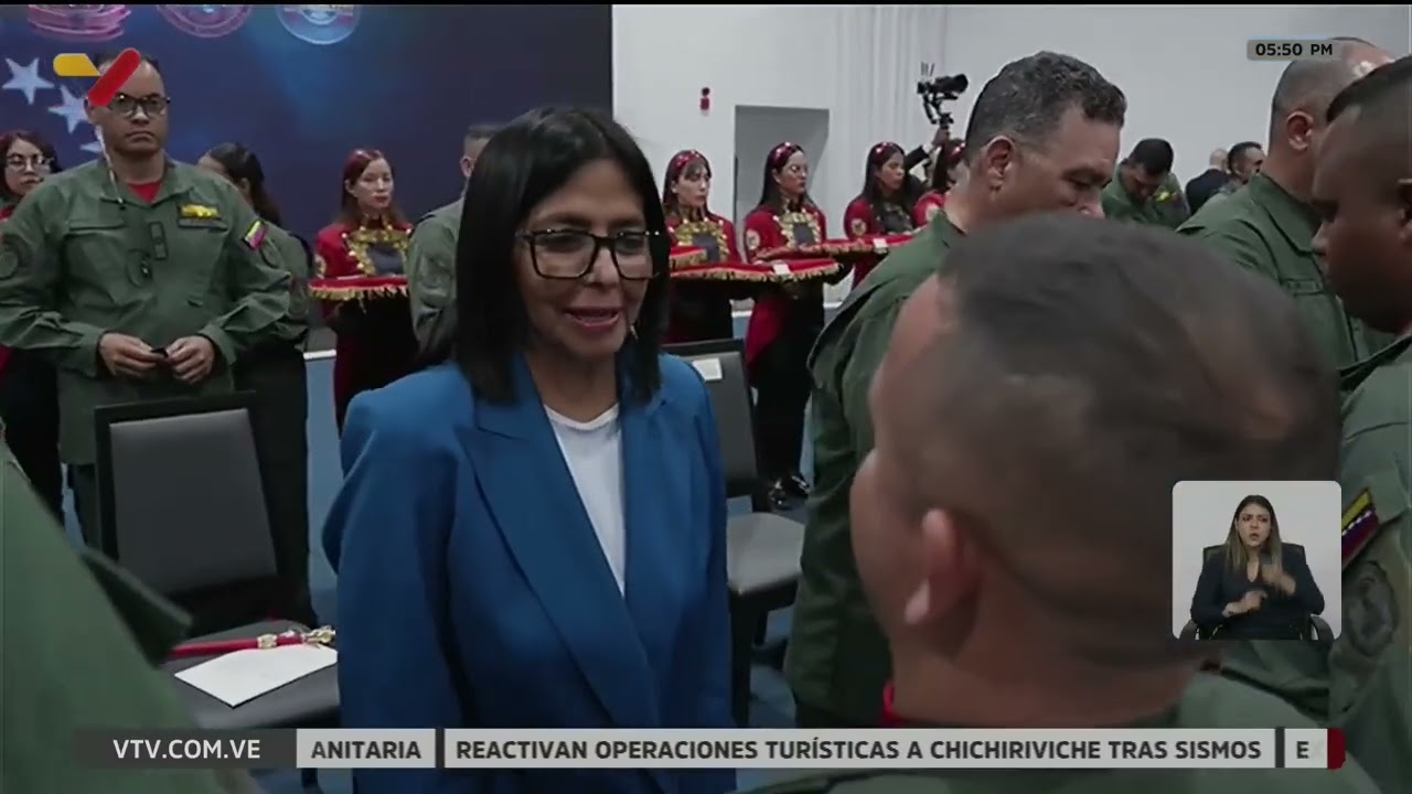 Delcy Rodríguez en ascensos de la Guardia de Honor Presidencial y el DGCIM