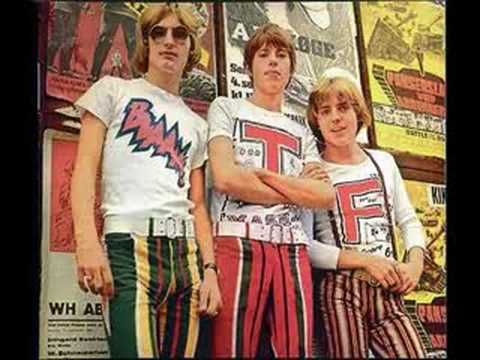 Lollipops- Sussy Moore