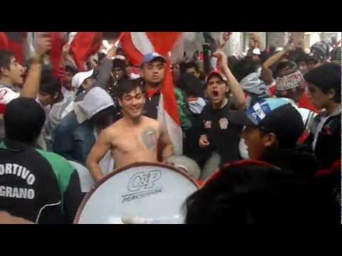 "contra los putos la BANDA DEL CAMION" Barra: La Banda del Camion &bull; Club: San Martín de Tucumán