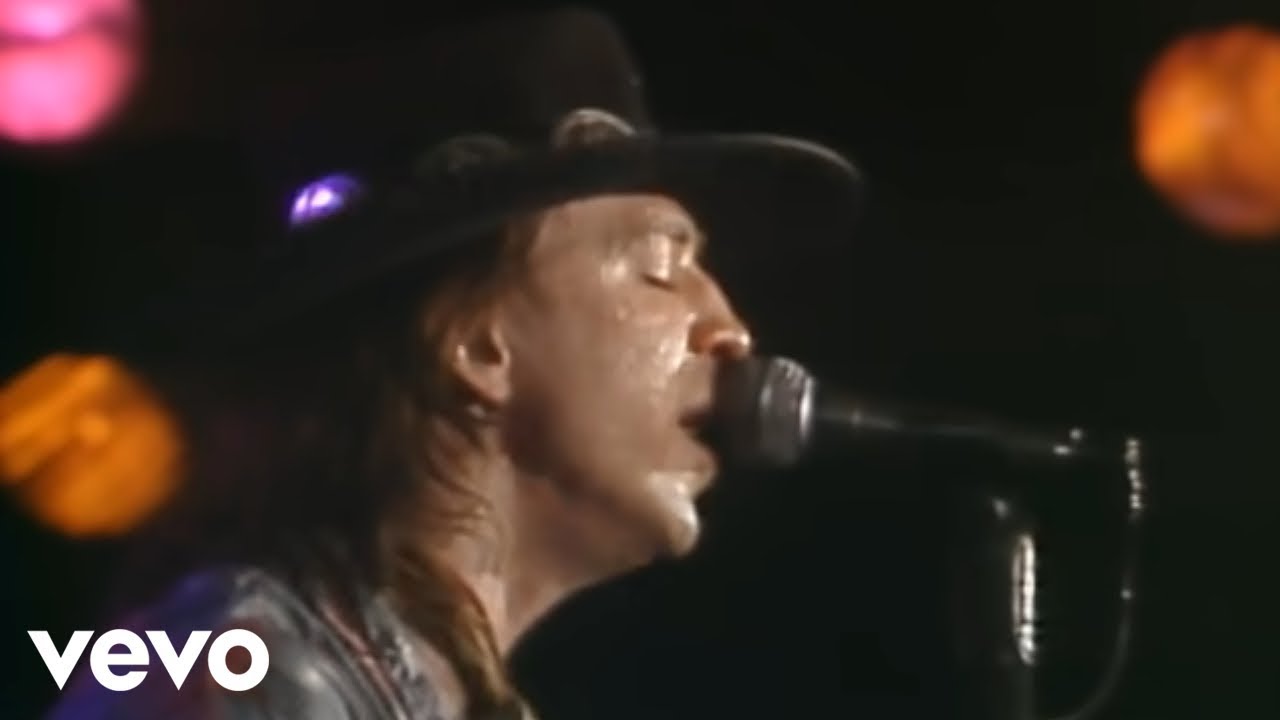 Stevie Ray Vaughan - Texas Flood (Live at the El Mocambo) - YouTube